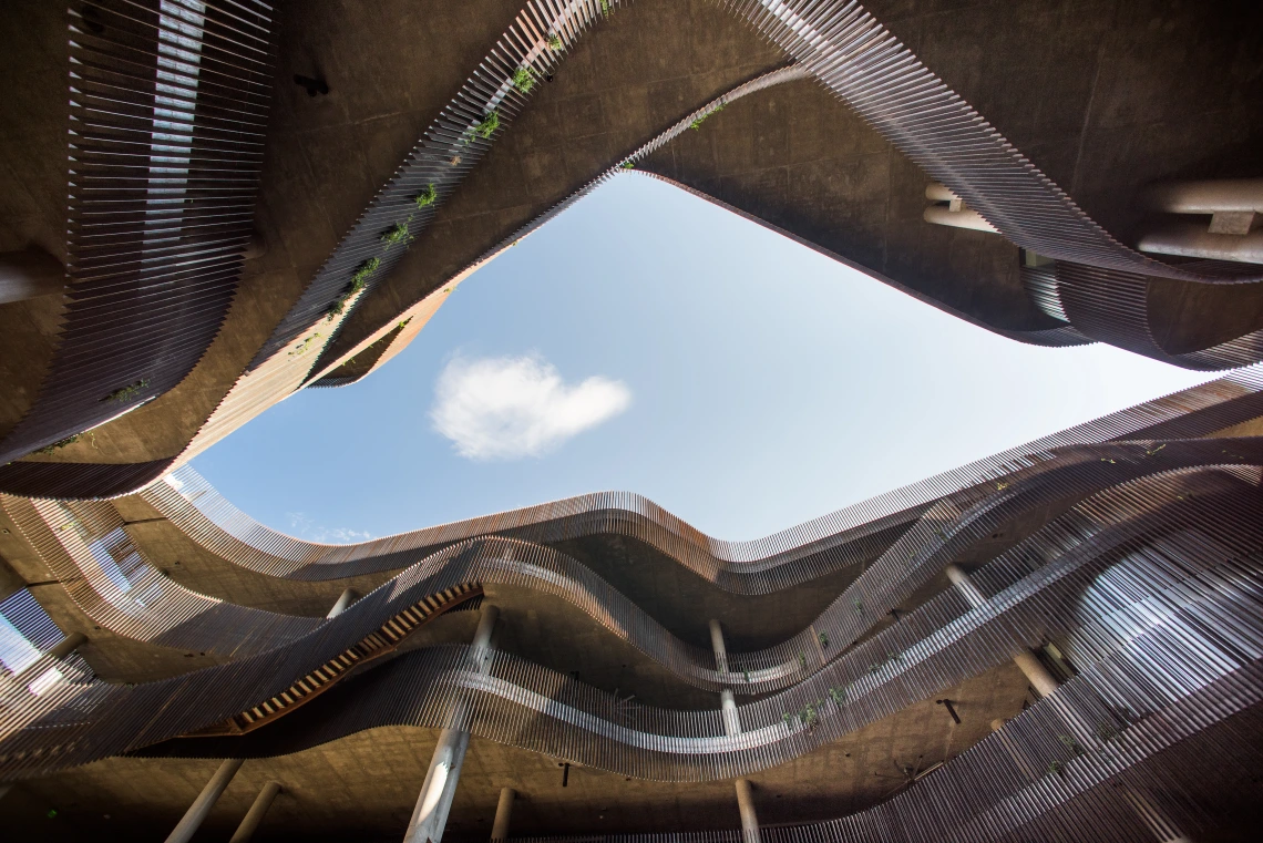 Looking up on a small cloud visible in ENR2's Slot Canyon